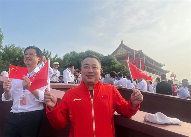 观礼！老刘晒图回击为国做贡献不会被遗忘AG真人试玩平台大V阴阳刘国梁没受邀(图5)